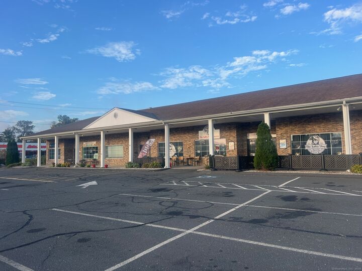 Property Photo:  1783 Meriden Waterbury Tp Road G7  CT 06489 