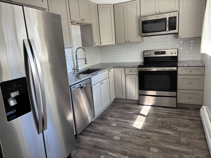 Property Photo: 178 Churchill Drive 178 CT 06111