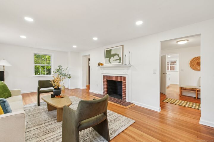 74 Glen Parkway  Hamden CT 06517 photo