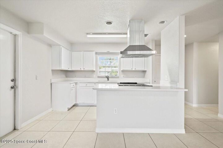 Property Photo: 680 Bluefields Street SE FL 32909