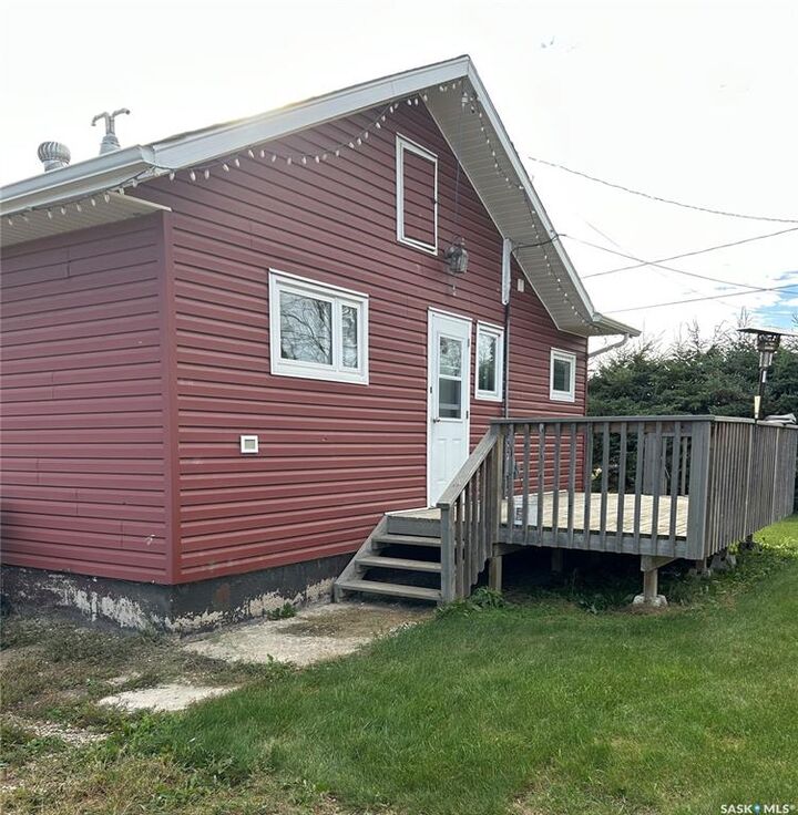 Property Photo: 102 2nd Avenue N SK S0A 2H0