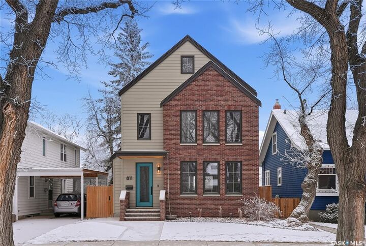 Property Photo: 811 Colony Street SK S7N 0S2