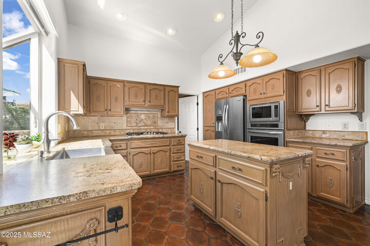36017 S Wind Crest Drive  Tucson AZ 85739 photo