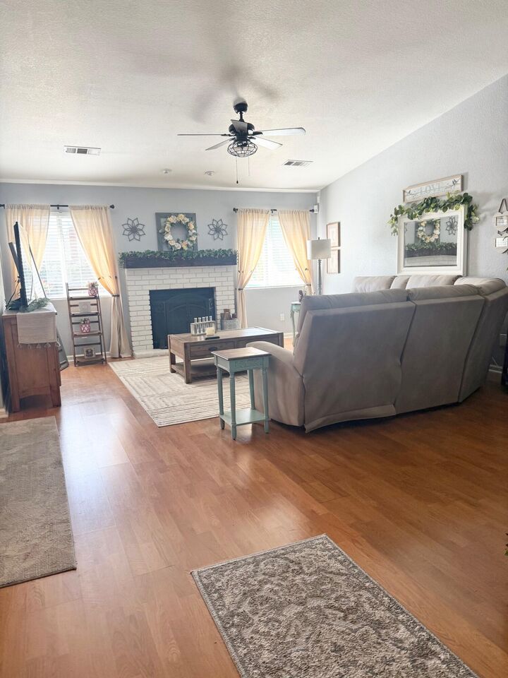 Property Photo:  3229 W Loyola Avenue  CA 93277 