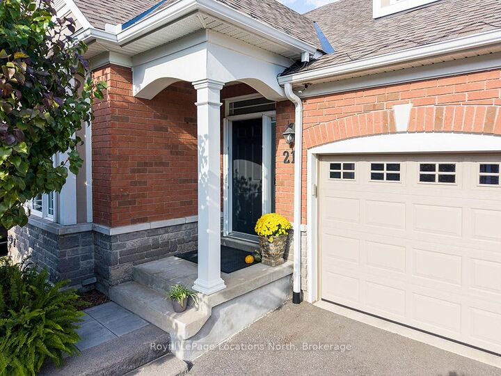 Property Photo: 21 Waterside Lane ON L9Y 0E8