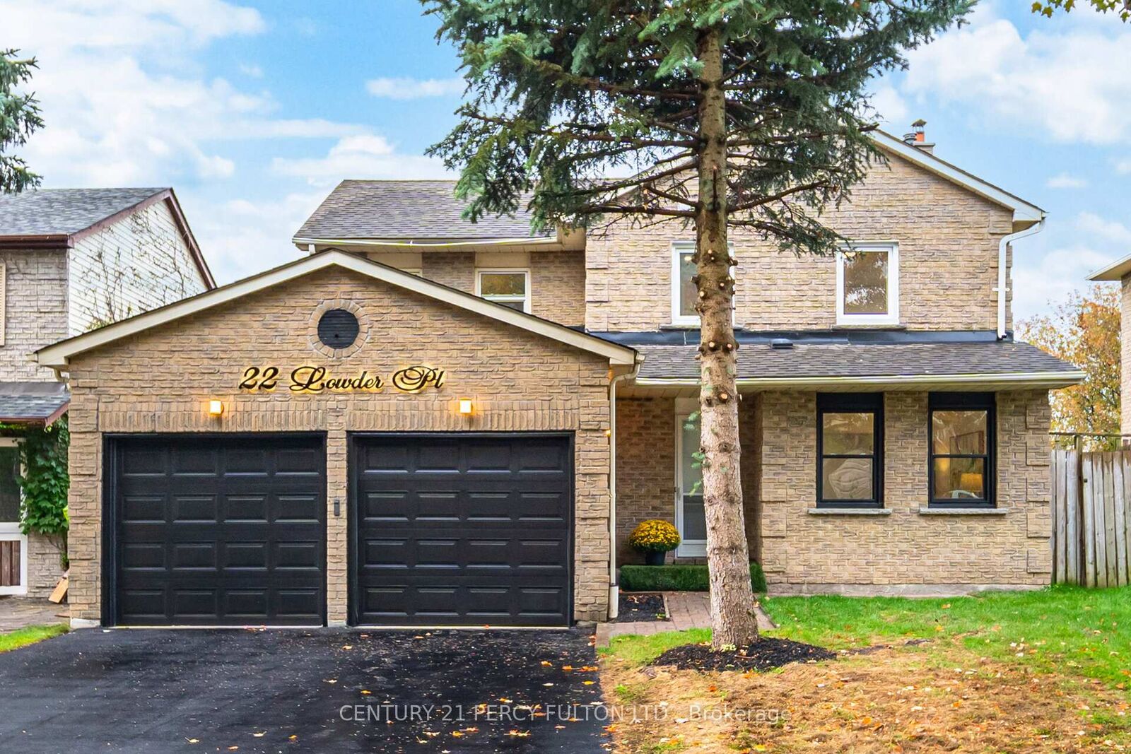Photo de la propriété: 22 Lowder Place ON L1N 8B9
