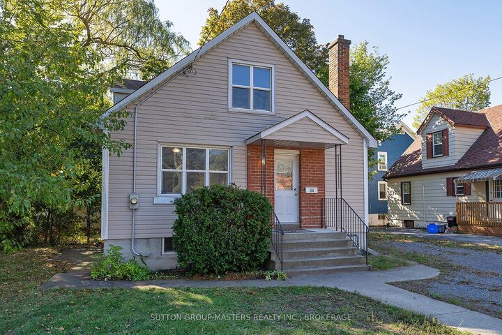 Property Photo: 720 Brock Street ON K7L 1W2