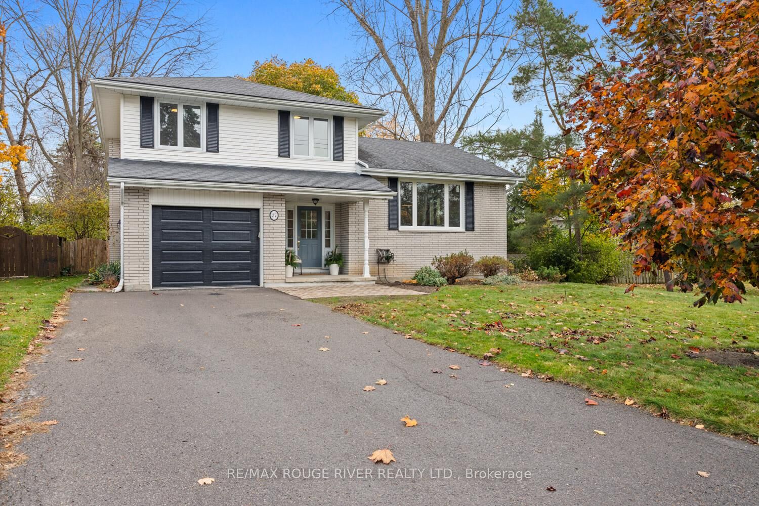 Property Photo: 27 Keller Drive ON K8P 4B3