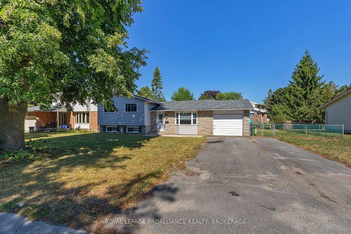 Property Photo: 63 Old Oak Road ON K7M 6X2