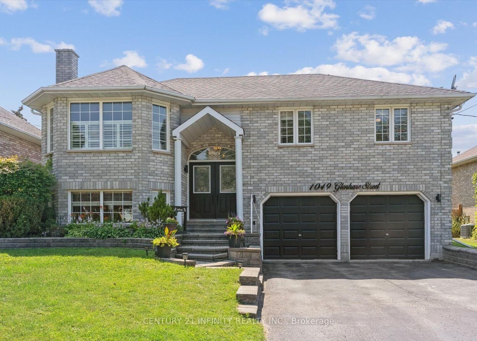 Photo de la propriété:  1049 Glenhare Street  ON K9A 5B8