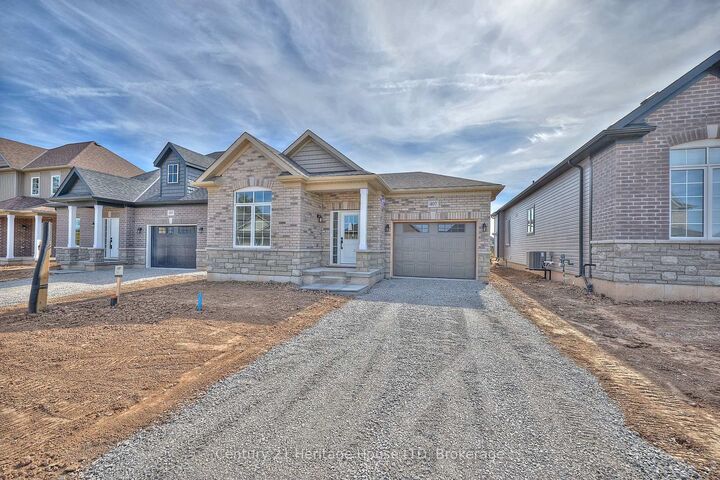 Property Photo: 407 Louisa Street ON L2A 6T6