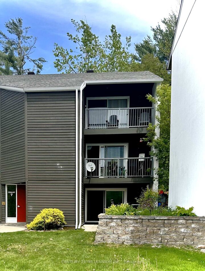 Property Photo: 1102 Horseshoe Valley Road W 114 ON L4M 4Y8