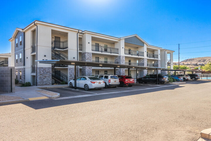 Property Photo:  1167 E Telegraph St B-101  UT 84780