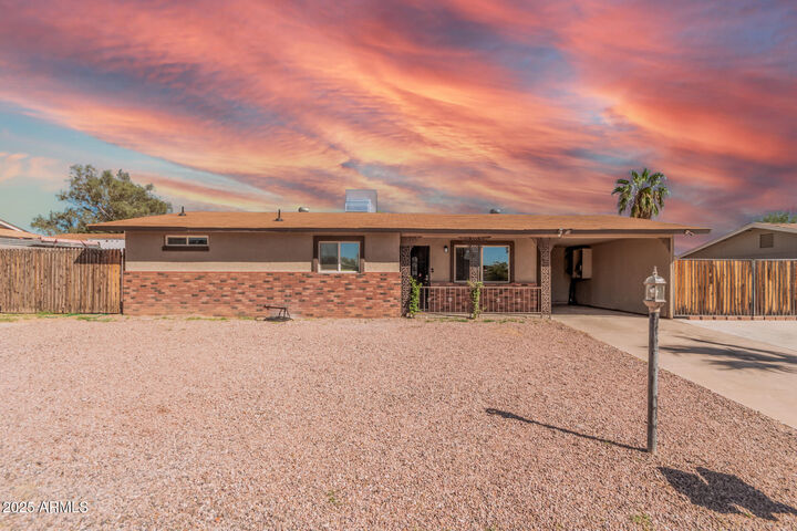 Property Photo: 917 N 95th Street AZ 85207
