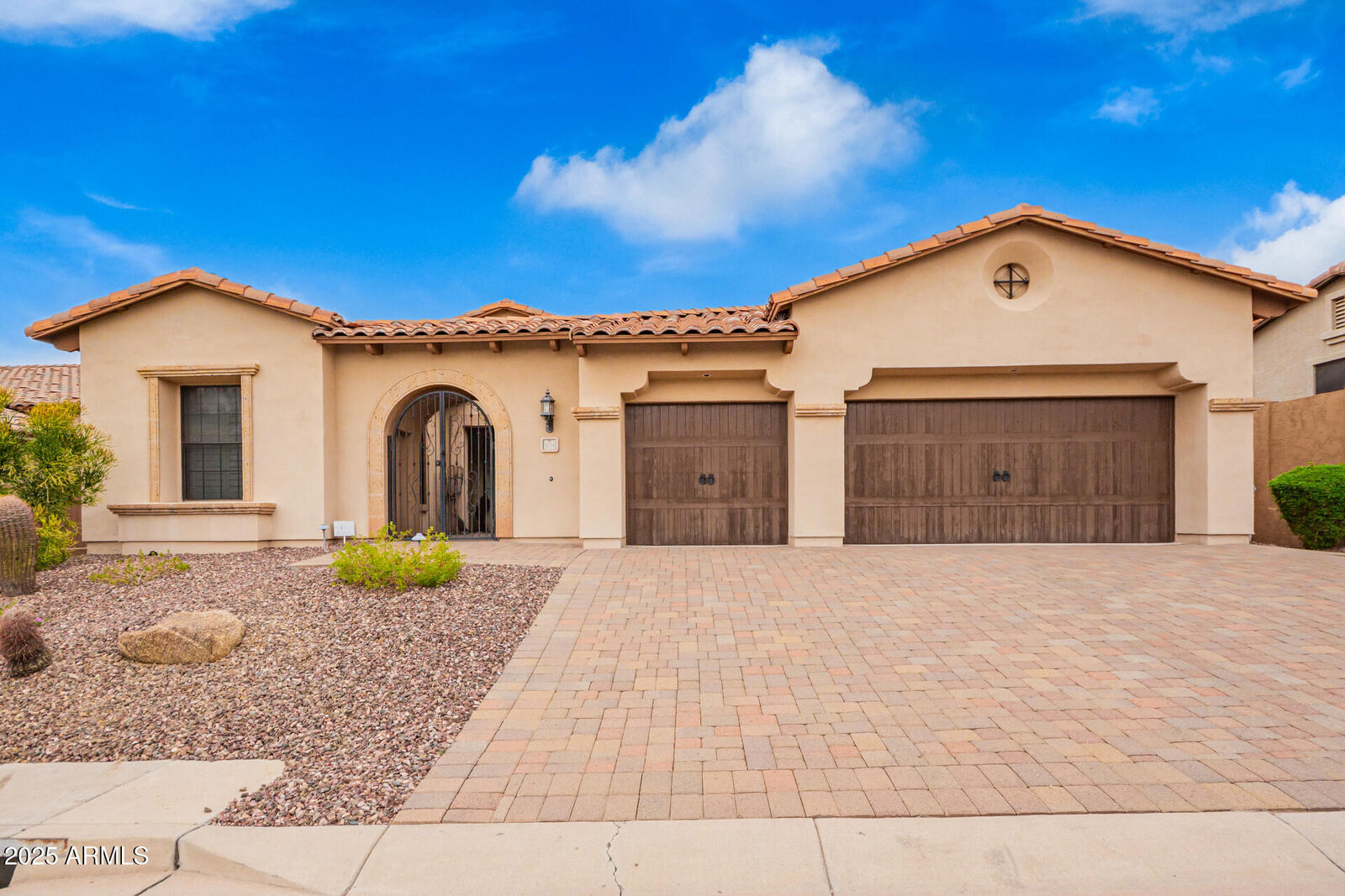 Property Photo:  8034 E Sugarloaf Circle  AZ 85207 