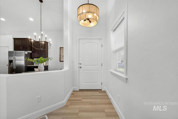 Property Photo: 5932 W Los Flores Dr ID 83646
