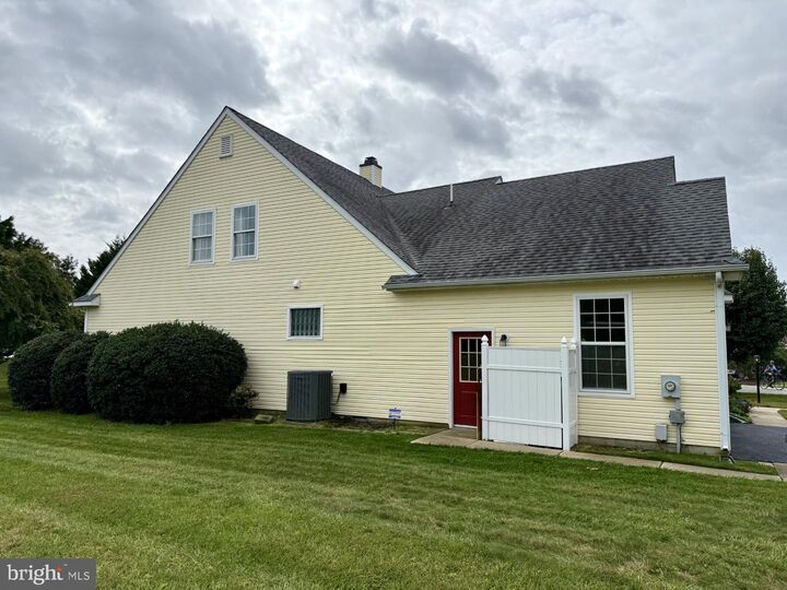 Property Photo: 24 Avebury Court DE 19971