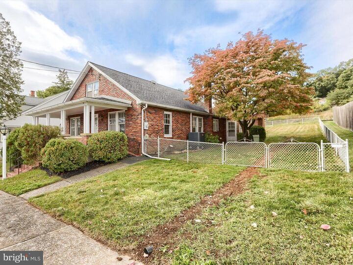 Property Photo: 504 Linden Avenue PA 17053