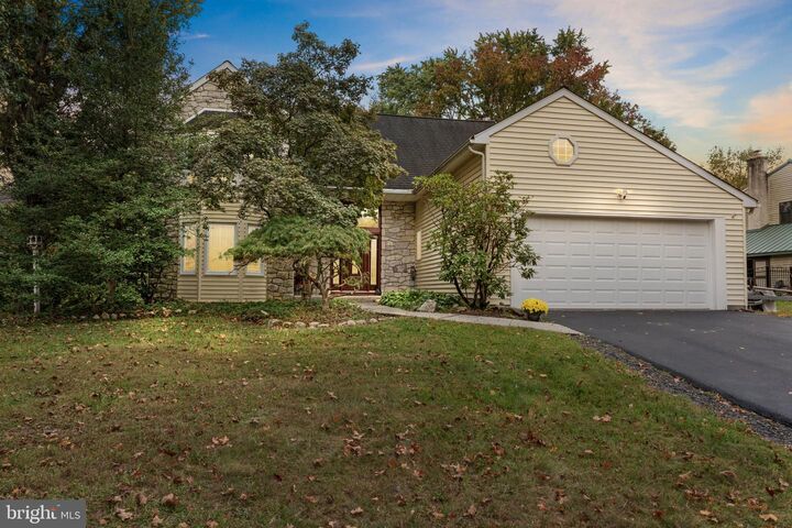 905 Pebble Lane  Southampton PA 18966 photo