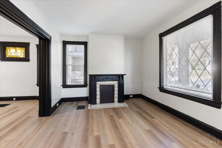Property Photo: 5213 Kenwood Road OH 45227