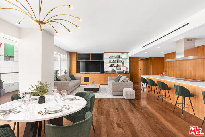 Property Photo:  6250 Hollywood Blvd  CA 90028 