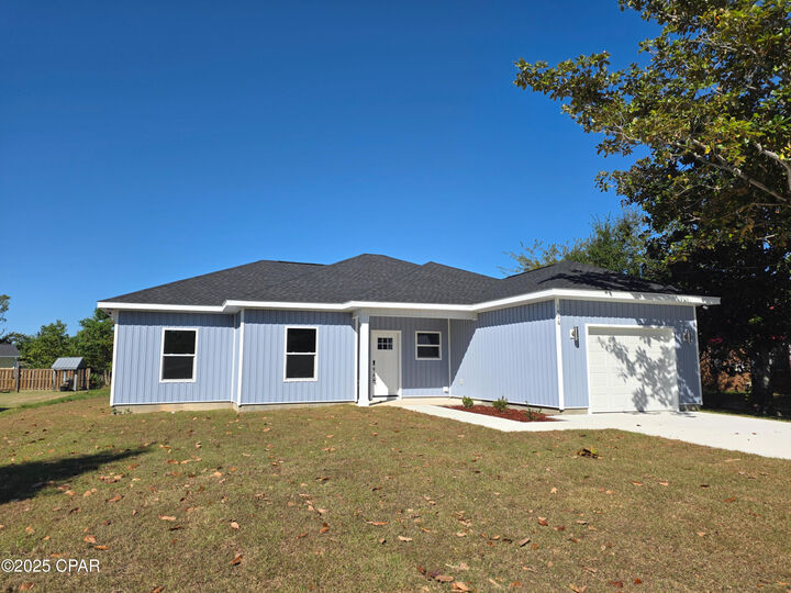 Property Photo:  1416 E Park Rd Road  FL 32404 