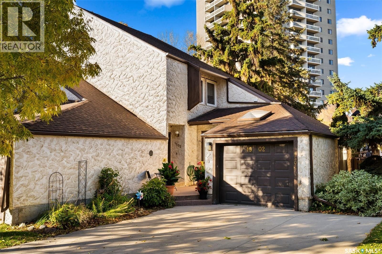 Photo de la propriété:  1502 Jubilee Avenue  SK S4S 3T3 