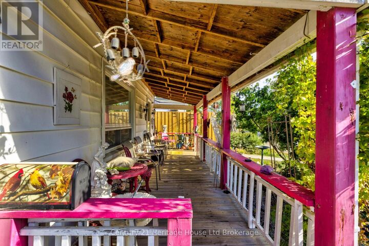 Property Photo: 38 Sanderson Street ON N3S 2V2