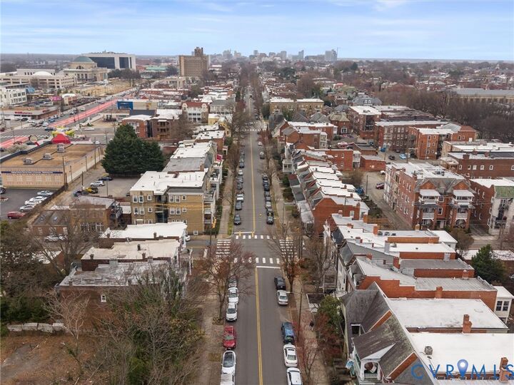 Property Photo:  2905 W Grace Street  VA 23221 