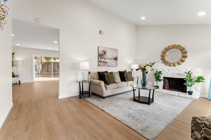 Property Photo: 35383 Purcell Pl CA 94536