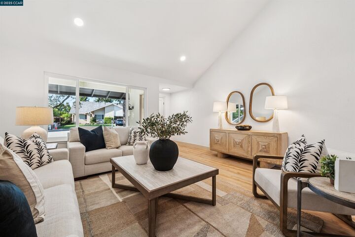 Property Photo: 6 San Pedro Pl CA 94583
