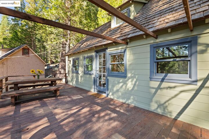 Property Photo: 70 Pinecrest Ave CA 95364