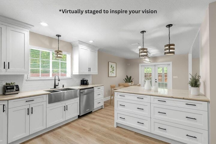 Property Photo: 343 Oaklake Lane FL 32578