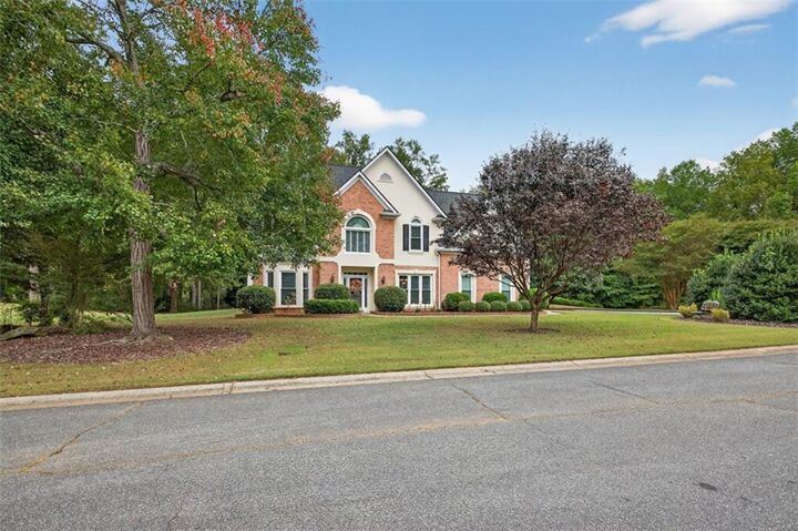 Property Photo: 1135 Meadow Perch Court GA 30043