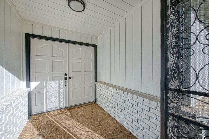 Property Photo:  6784 N Valentine Avenue  CA 93711