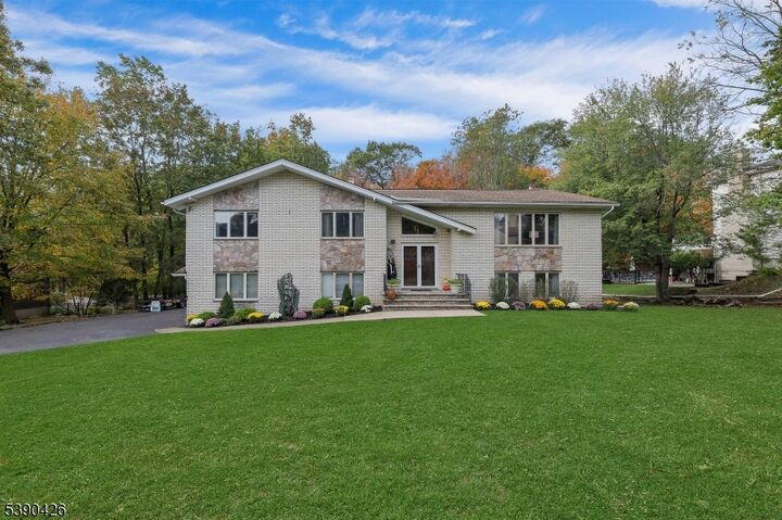 9 Keiller Ct  North Haledon Boro NJ 07508 photo