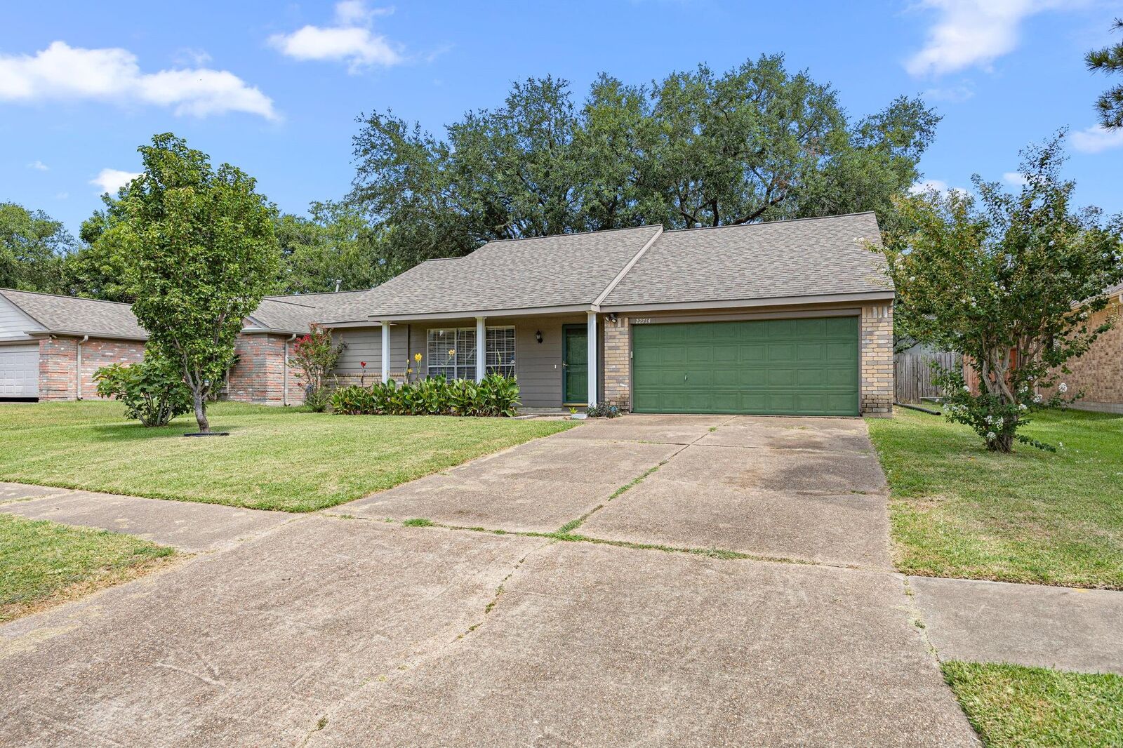 Property Photo: 22714 Stratford House Lane TX 77449