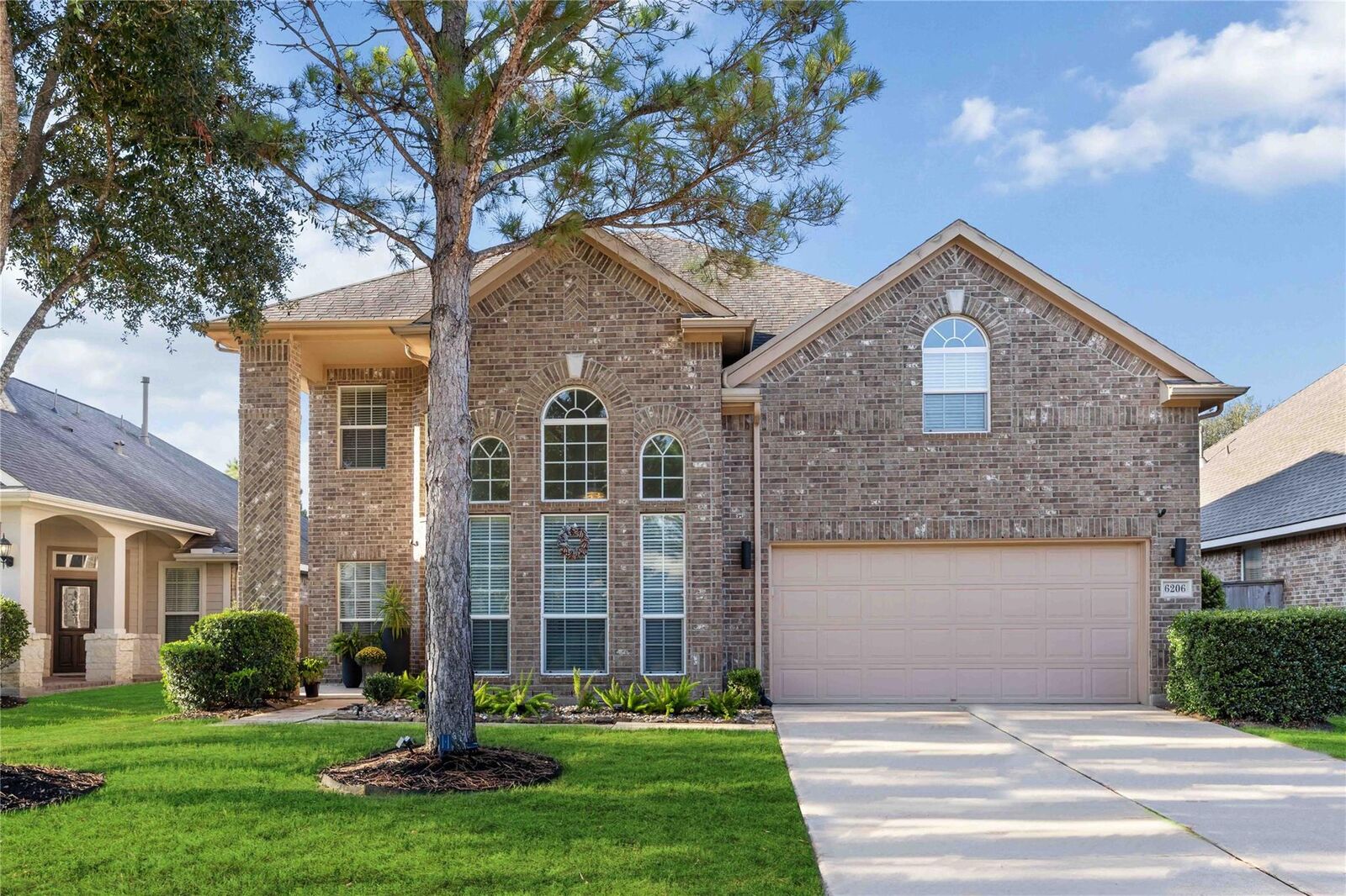 Property Photo: 6206 Hidden Alley Drive TX 77494