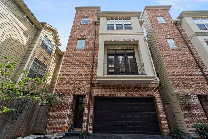 Property Photo:  118 Reinerman Street  TX 77007 