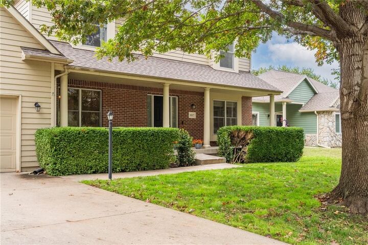 Property Photo:  1017 Stoneridge Drive  KS 66049