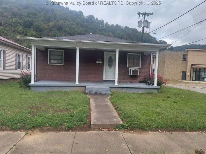 600 Fifth Avenue  Montgomery WV 25136 photo