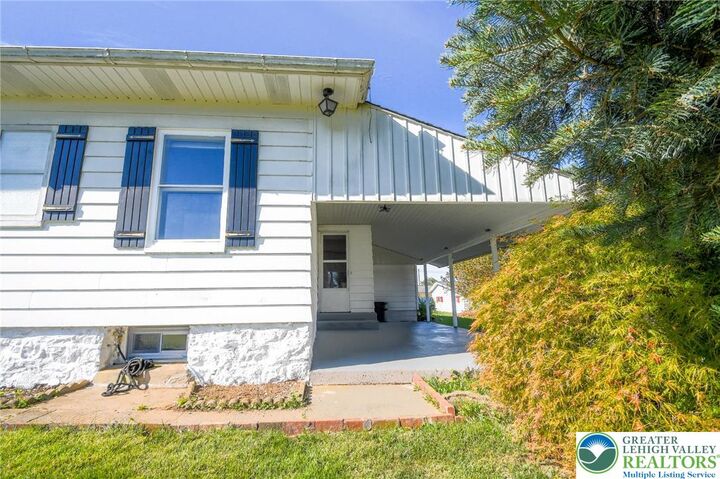 Property Photo:  2243 2nd  PA 18042 