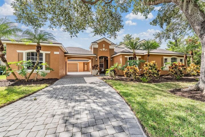 Property Photo: 7900 Umbrella Pine Way FL 34241