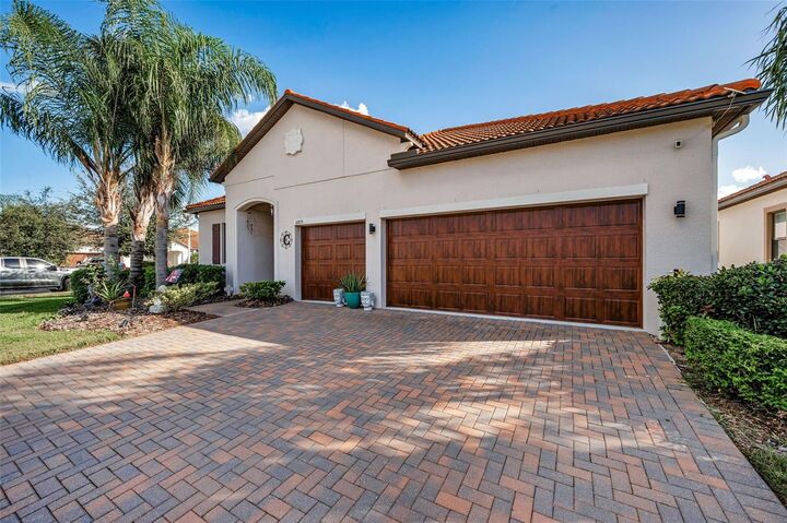Property Photo: 16833 Banner Shell Place FL 33598