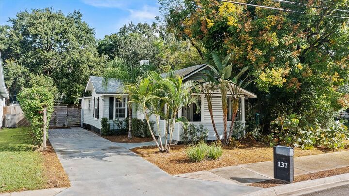 Property Photo: 137 E Grant Street FL 32806