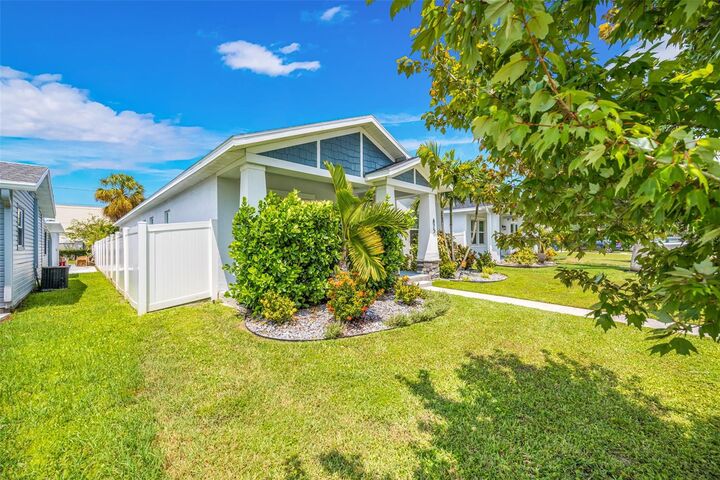Property Photo: 475 36th Avenue N FL 33704
