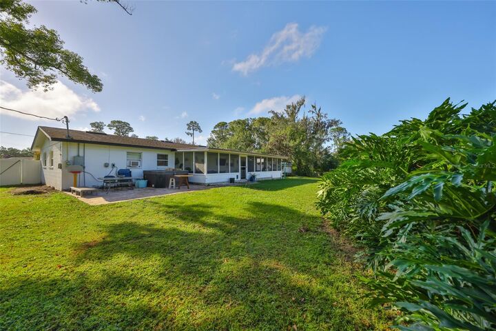 Property Photo: 6106 Lawncrest Place FL 33527