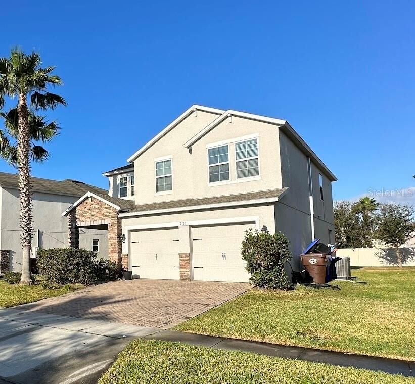 Property Photo: 2716 Monticello Way FL 34741