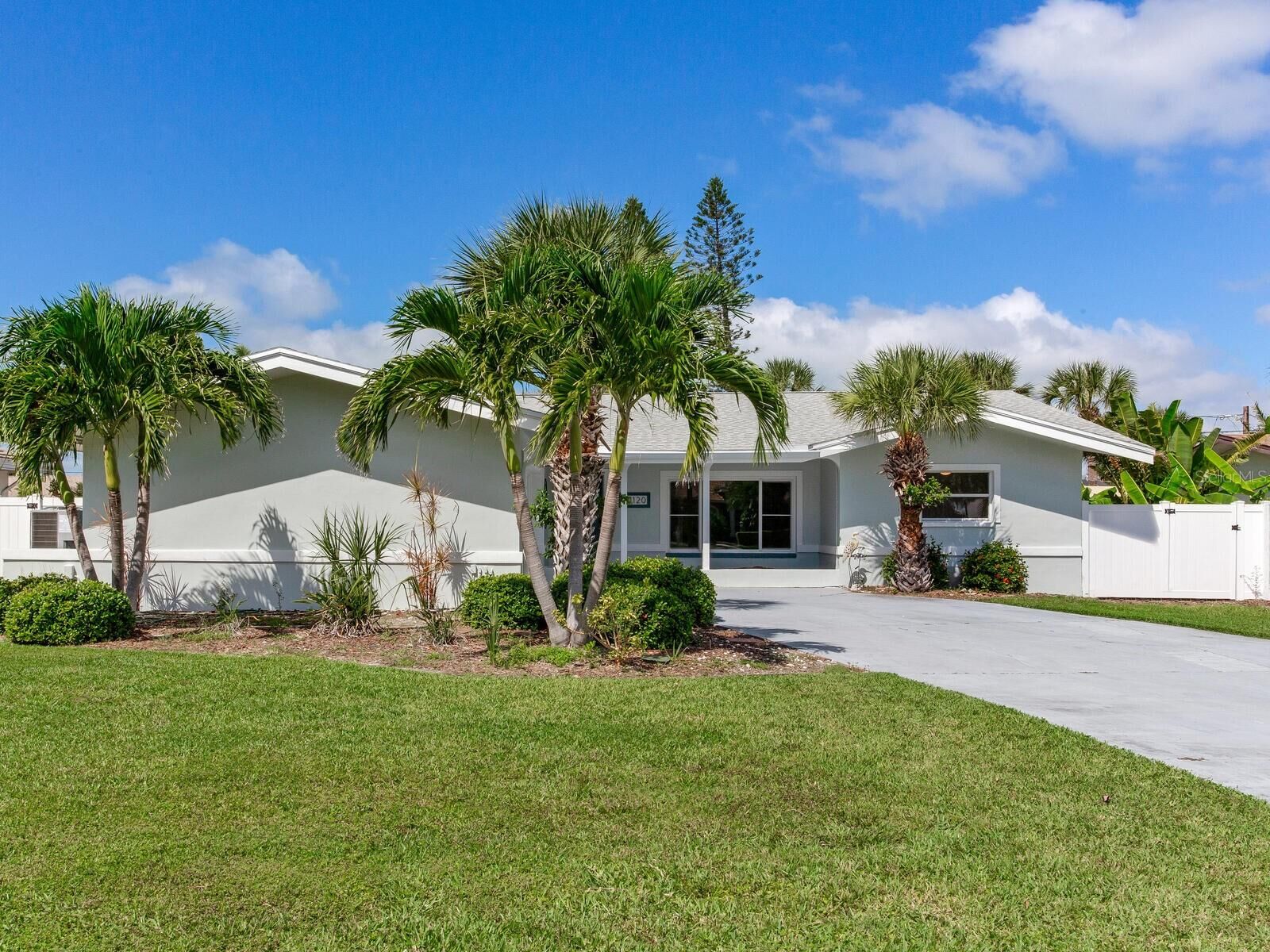 Property Photo:  10120 Paradise Boulevard  FL 33706 