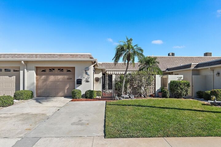 Property Photo:  325 Boca Ciega Point Boulevard  FL 33708